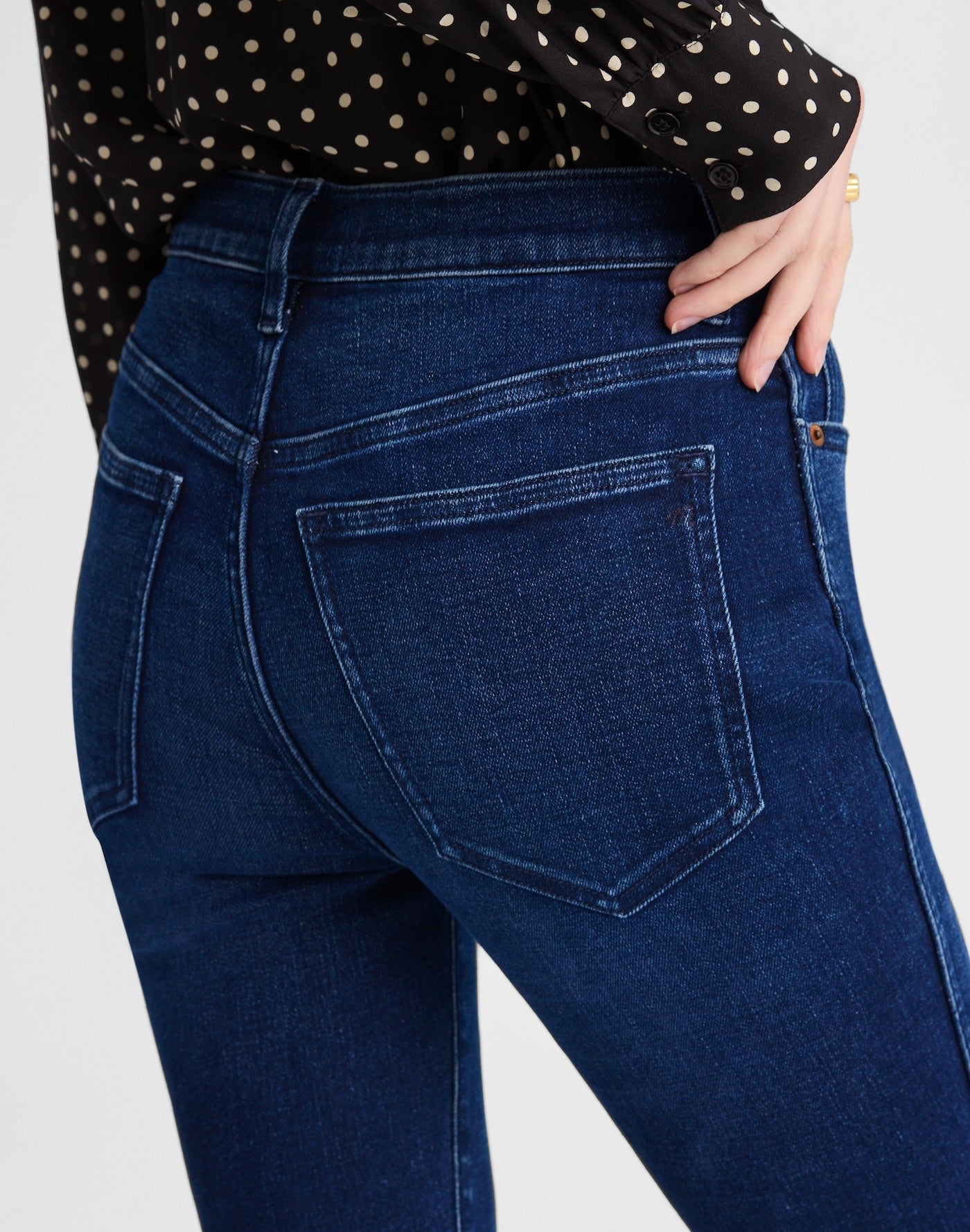Madewell The Skinny Jean in Kingston Wash 85% Cotton 13% Recycled Polyester 2% Elastane