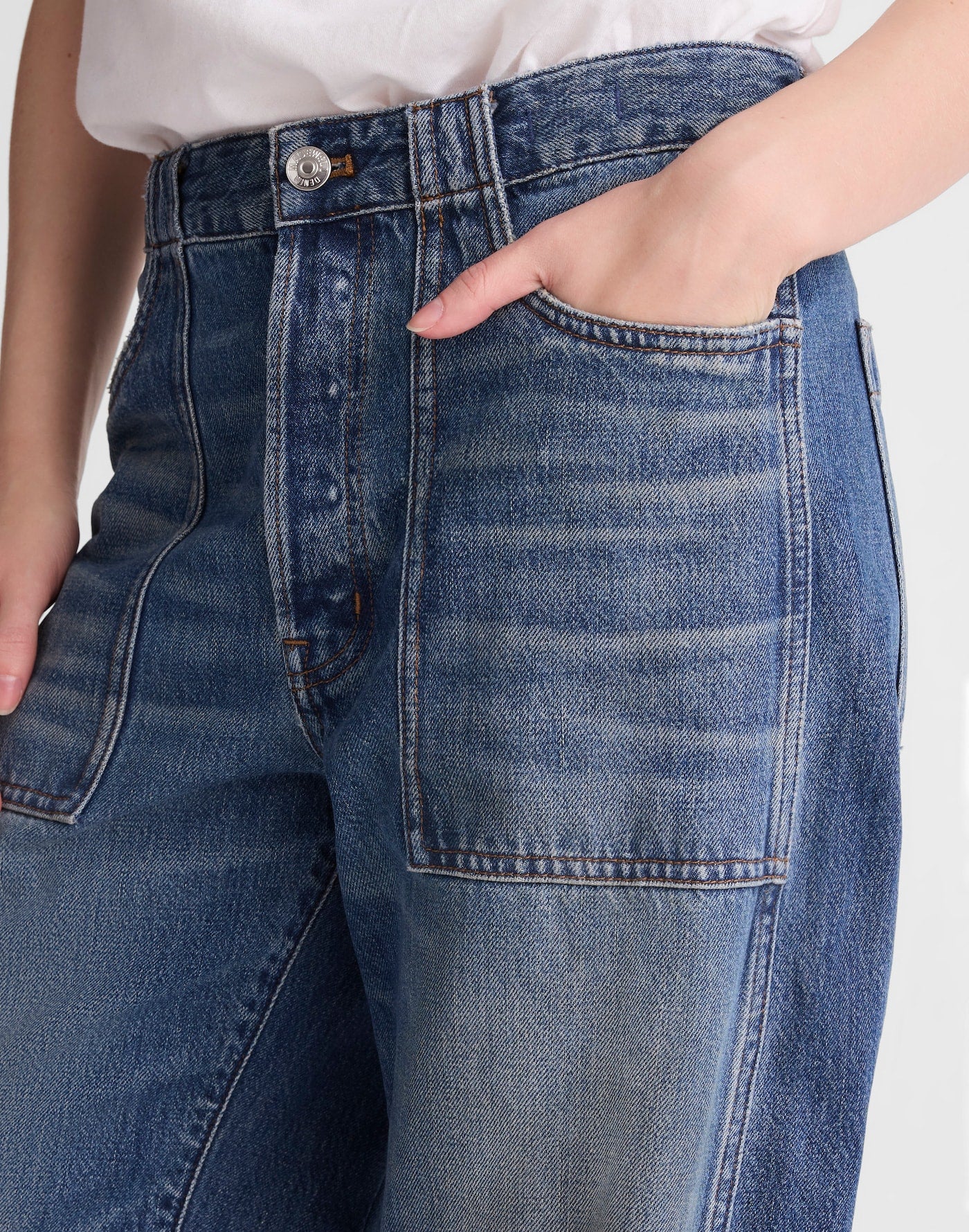 Madewell Circular Darted Barrel-Leg Jean in Irmo Wash 100% Regenagri Cotton