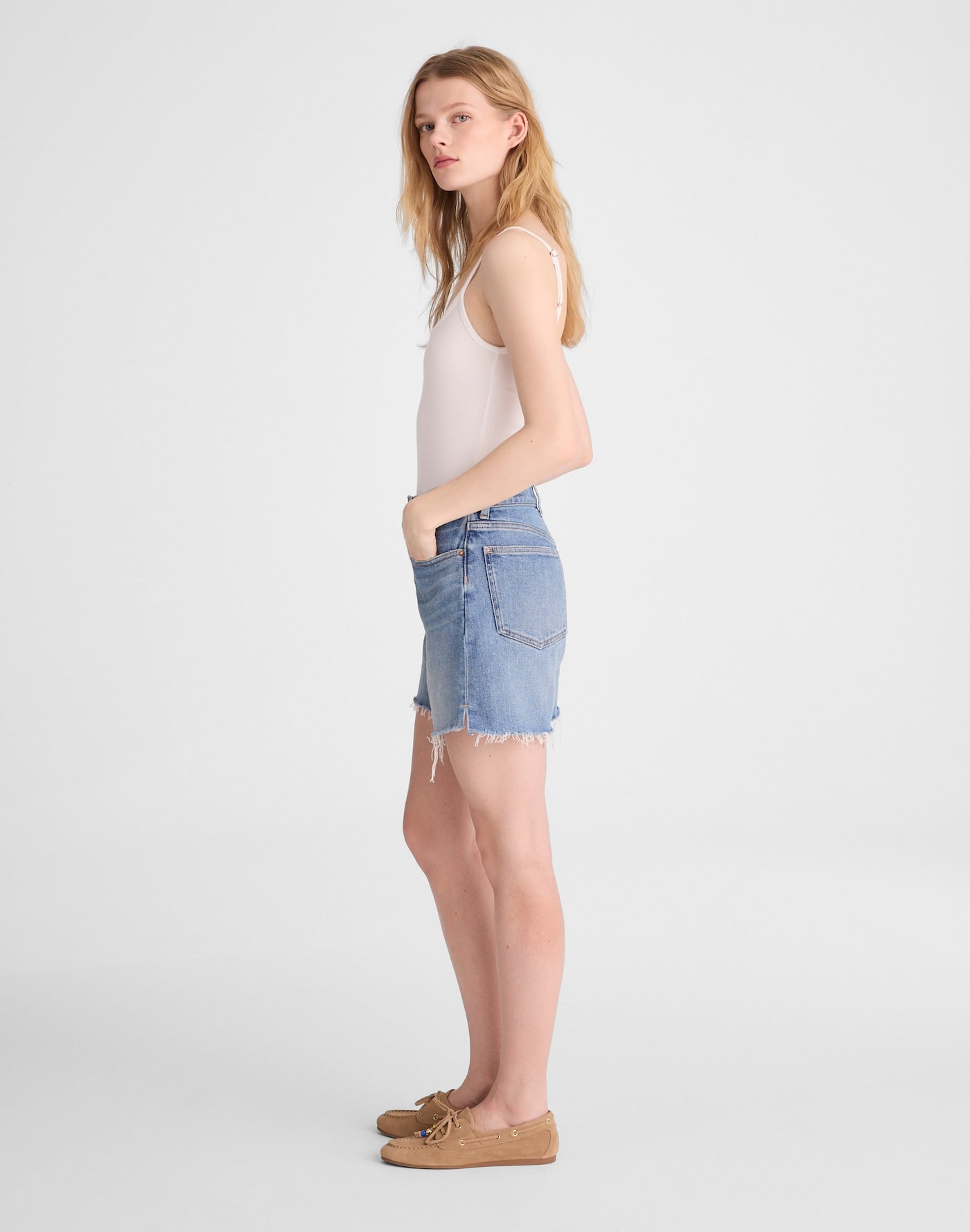 Madewell The Perfect Vintage Mid-Length Jean Short in Catalani Wash 96% Regenagri Cotton 3% EME 1% Elastane