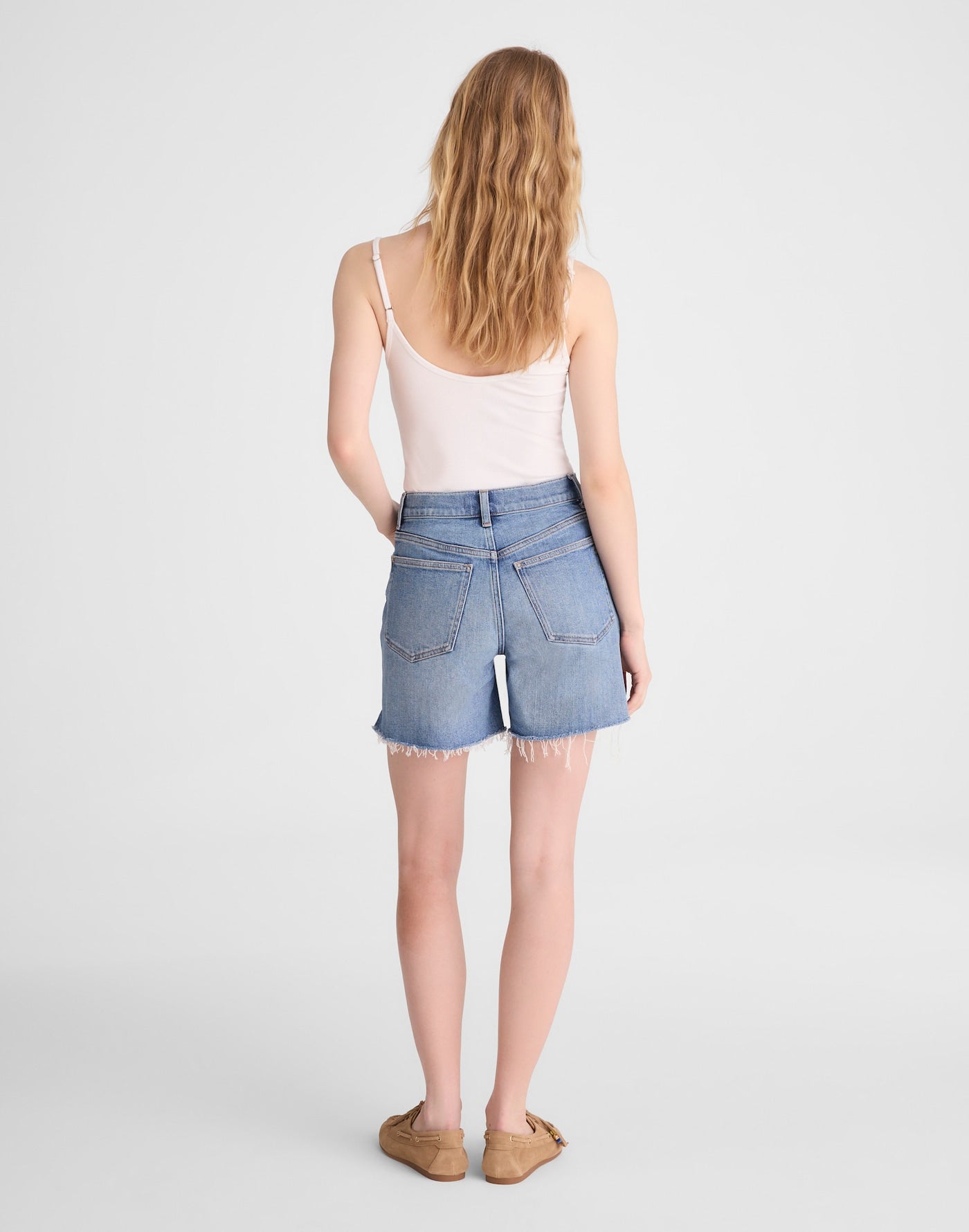 Madewell The Perfect Vintage Mid-Length Jean Short in Catalani Wash 96% Regenagri Cotton 3% EME 1% Elastane