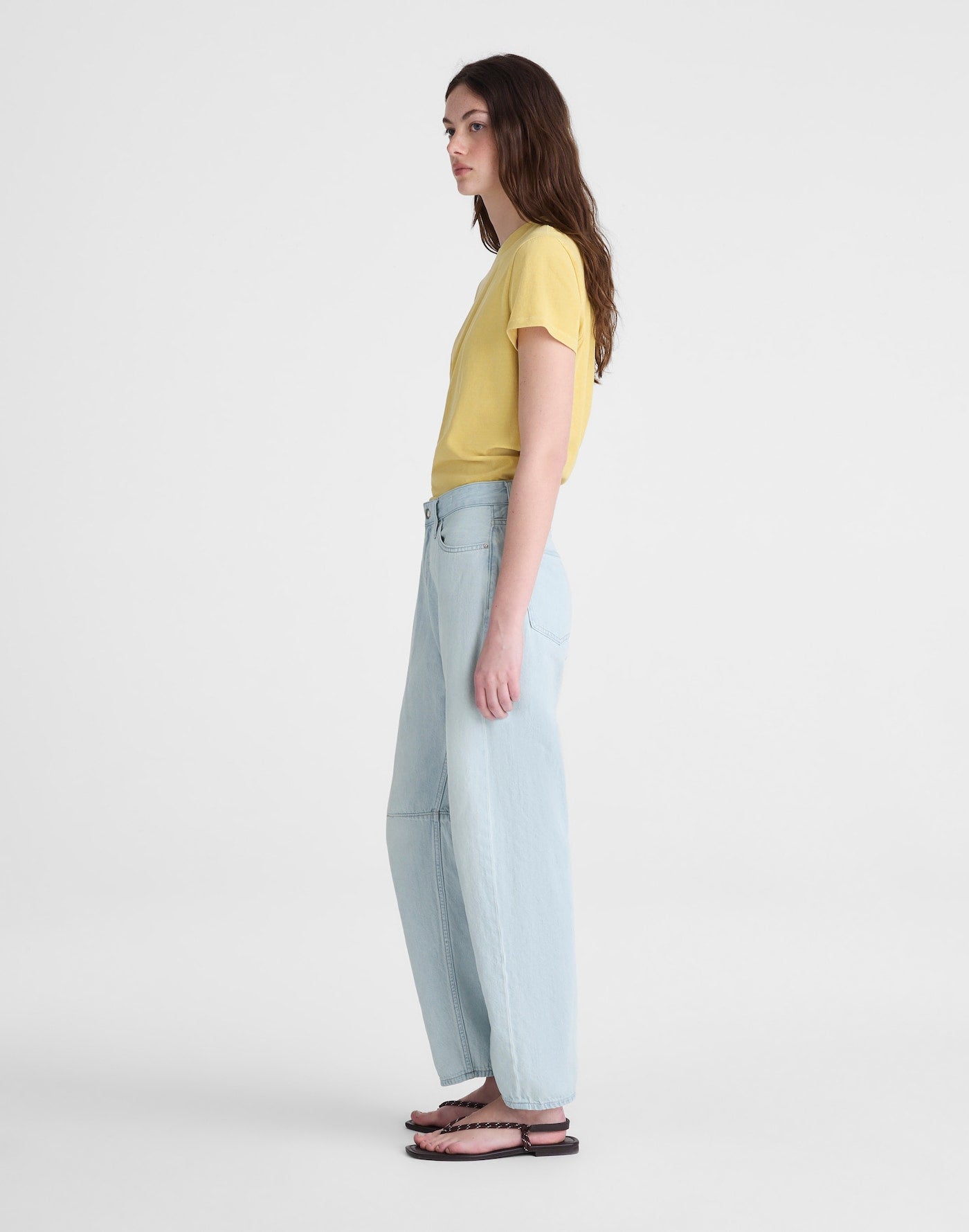 Madewell The Darted Barrel-Leg Jean in Airy Denim 61% Cotton 39% TENCEL Lyocell