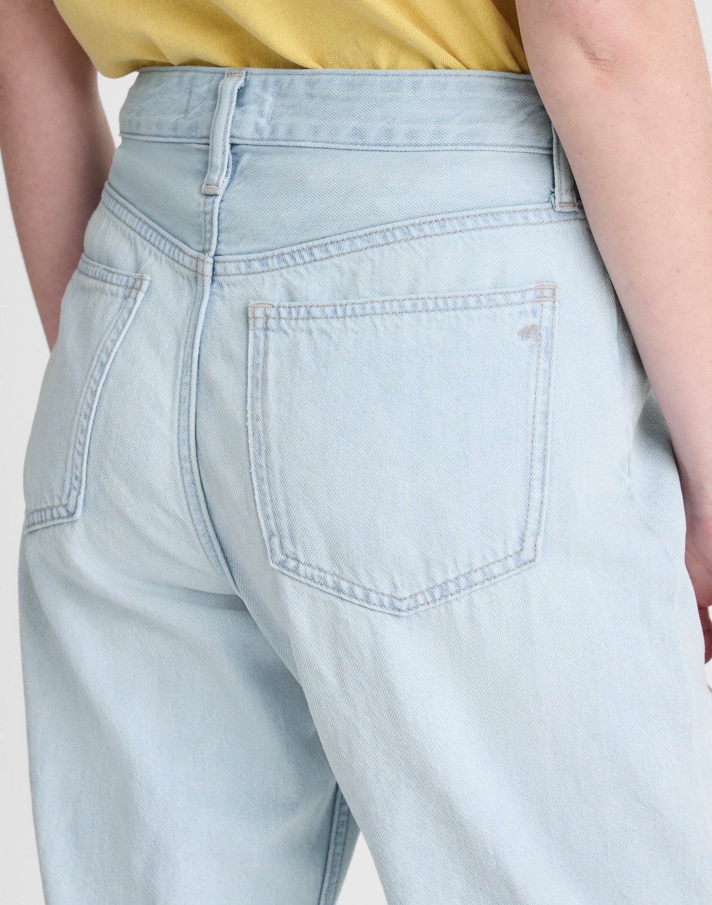 Madewell The Darted Barrel-Leg Jean in Airy Denim 61% Cotton 39% TENCEL Lyocell