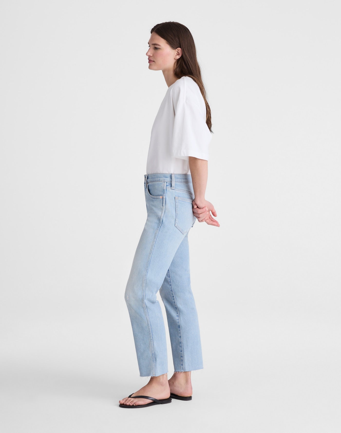 Madewell The Longline Straight Crop Jean in Foster Wash 96% Regenagri Cotton 3% Elastomultiester 1% Elastane