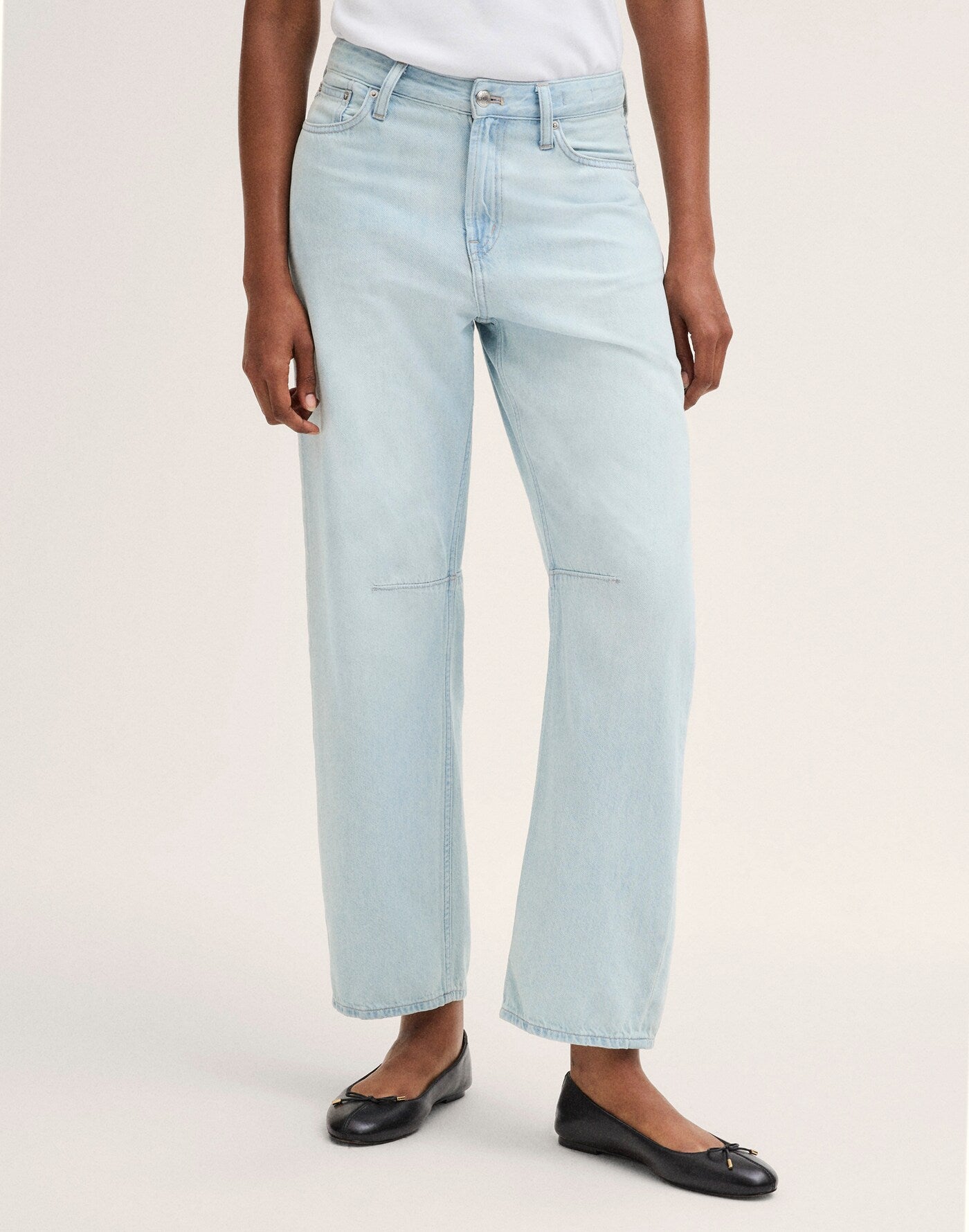 Madewell The Curvy Darted Barrel-Leg Jean in Airy Denim