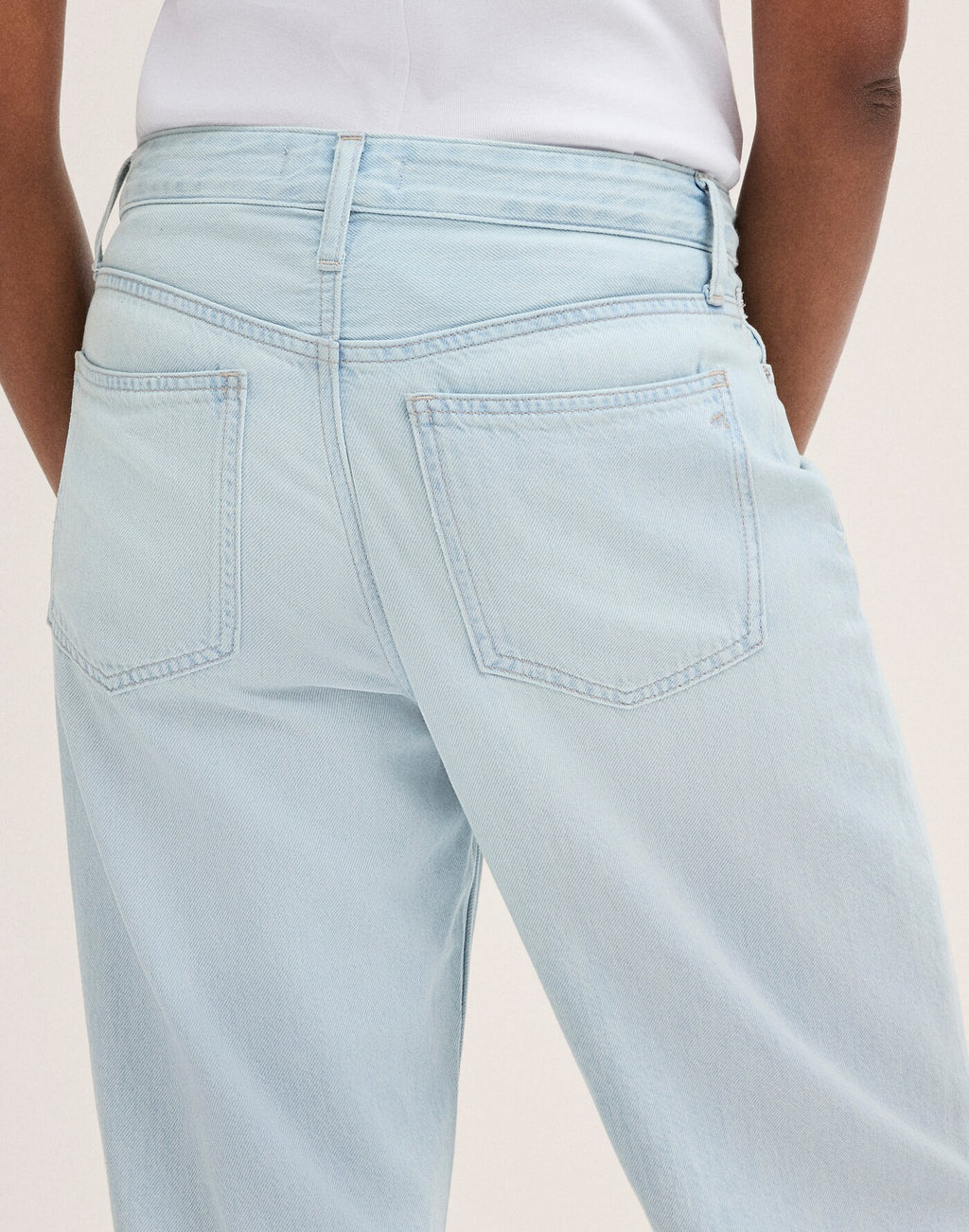 Madewell The Curvy Darted Barrel-Leg Jean in Airy Denim
