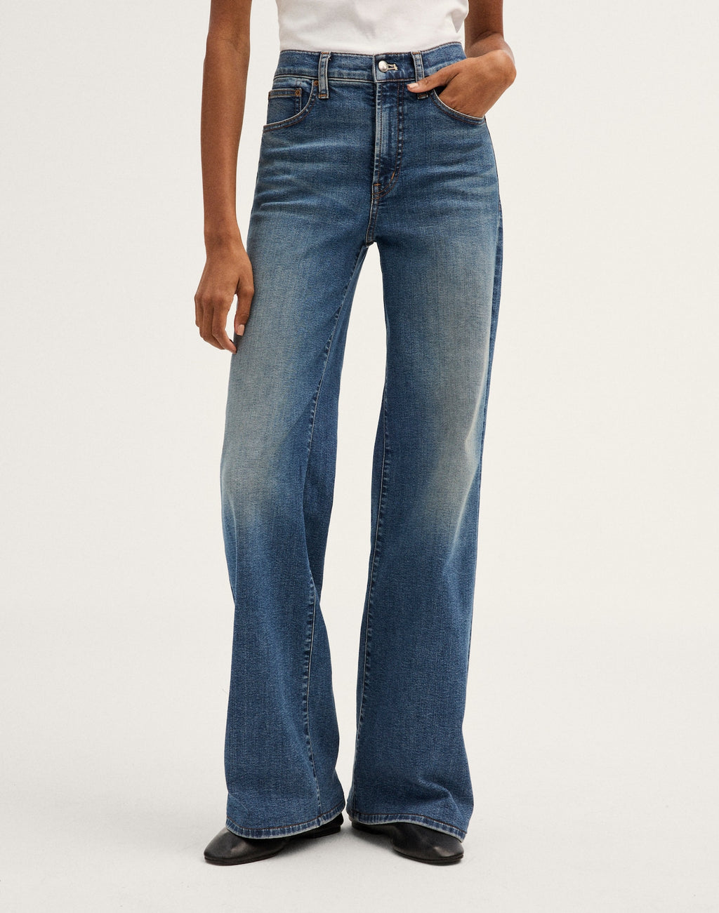 Madewell The Wide-Leg Jean in Sunnyside Wash Super Stretch Denim 74% Cotton 18% Lyocell 6% EME 2% Elastane