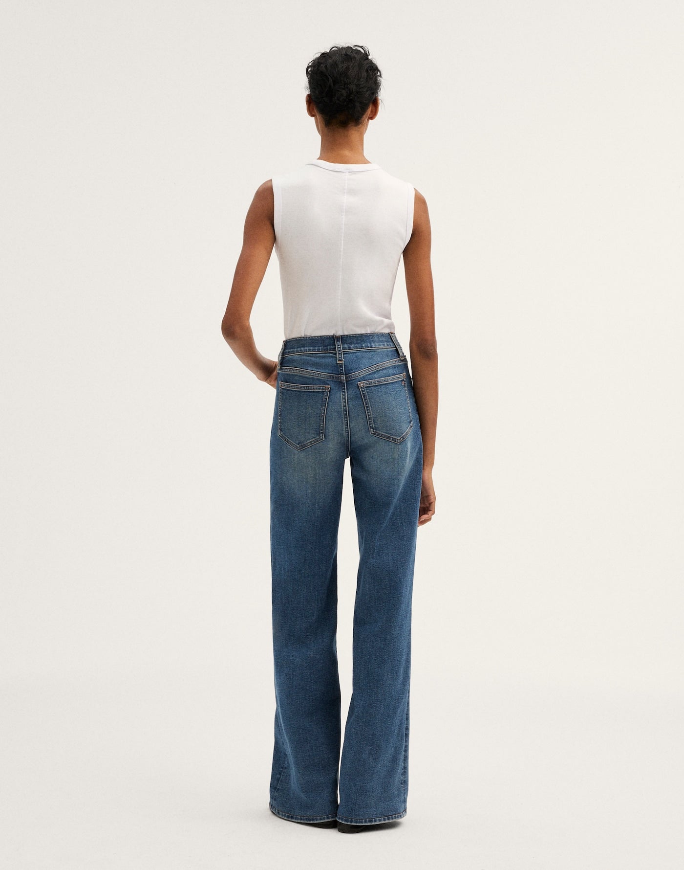 Madewell The Wide-Leg Jean in Sunnyside Wash Super Stretch Denim 74% Cotton 18% Lyocell 6% EME 2% Elastane