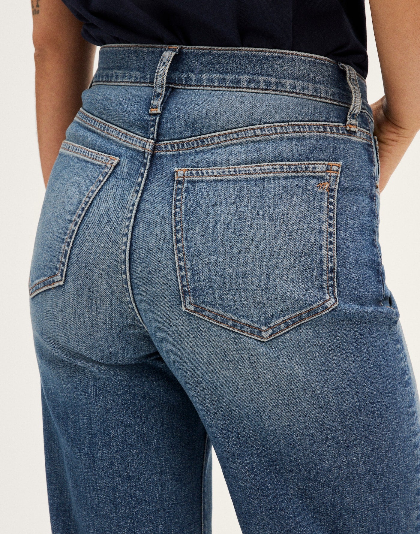 Madewell The Curvy Wide-Leg Jean in Rigid Denim 74% Regenagri Cotton 18% Lyocell 6% EME 2% Elastane